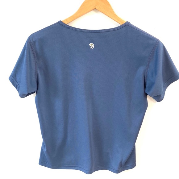 (A55) Mountain Hardwear Blue Abstract Short Sleeve Top Outdoor Hiking, Size M - Picture 6 of 7